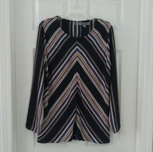 💜Womens diagonally striped shirt.